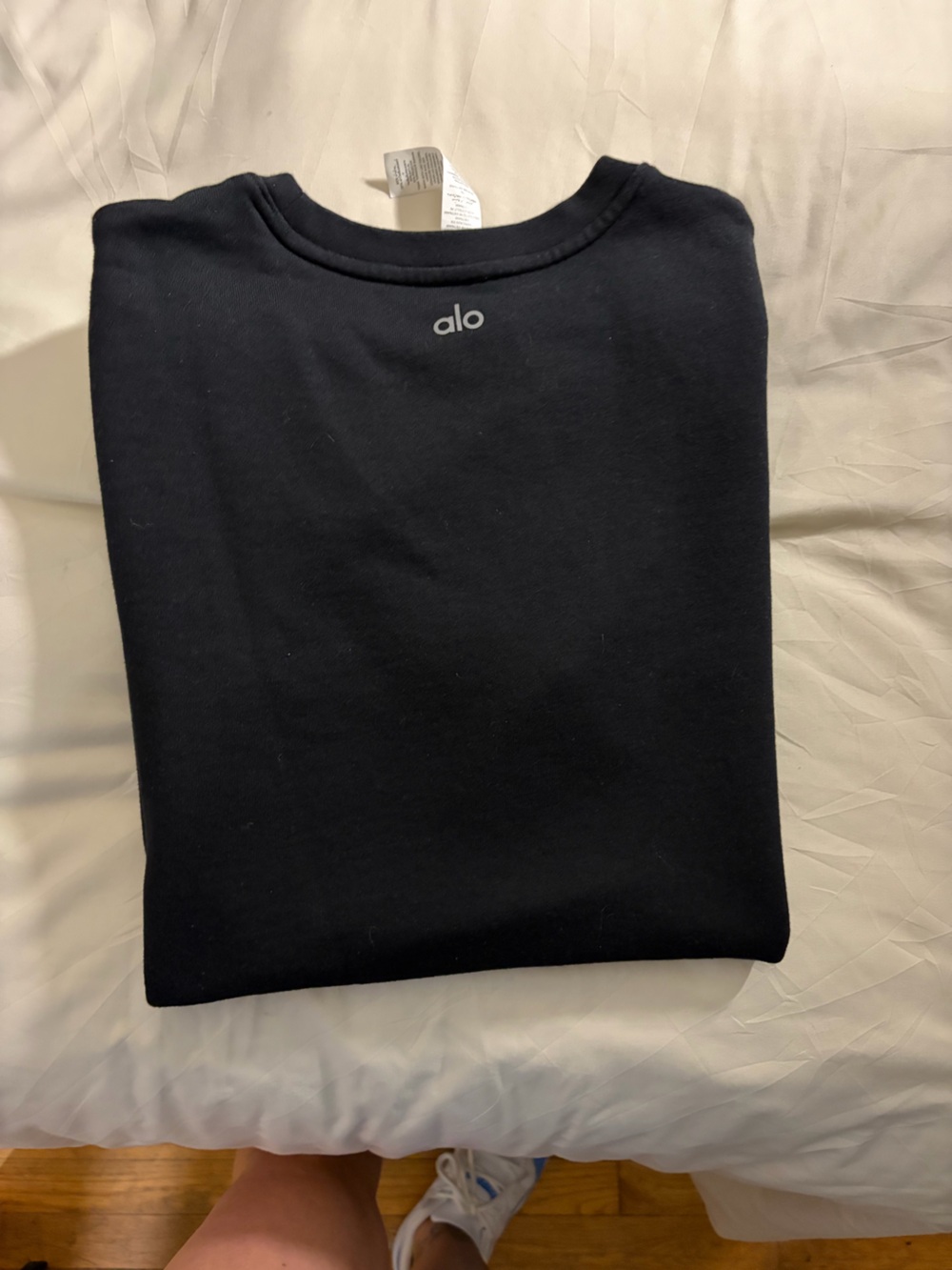 ALO Yoga Chill Short Sleeve - Picture 5 of 7